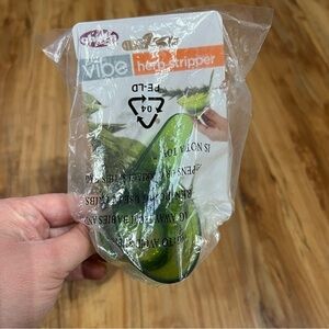NEW chef’n vibe herb stripper - homestead cooking rosemary thyme‎